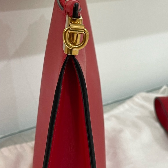 VERSACE RED Leather Wristlet/Crossbody Bag With 2 Removable Straps! New With Tag - Picture 5 of 14